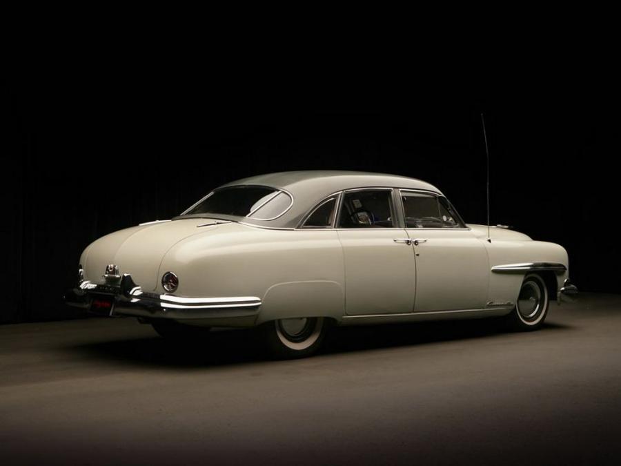  Lincoln Cosmopolitan Sport Sedan 1950 года  (фото 12 из 13)